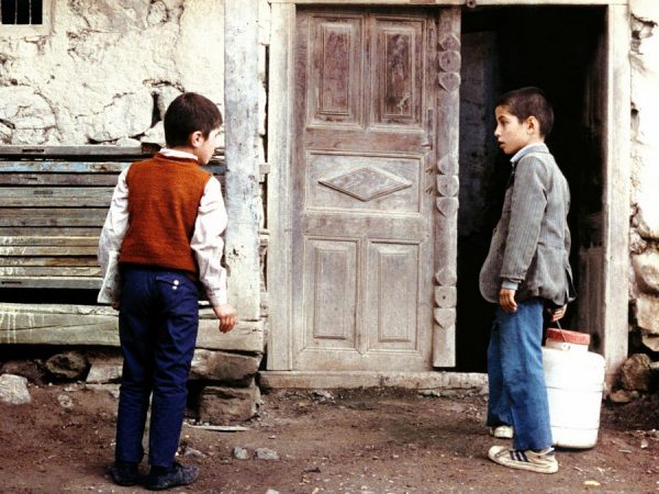 fotogrma_Donde_esta_la_casa_de_mi_amigo_ Abbas_Kiarostami
